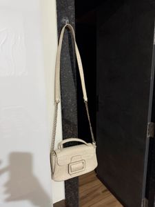 Chic Cream Croc Embossed Shoulder Bag