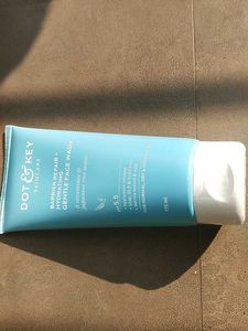 Dot &amp; Key Gentle Face Wash