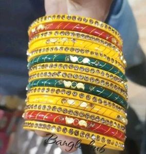 Vibrant Set of Traditional Bangles👍