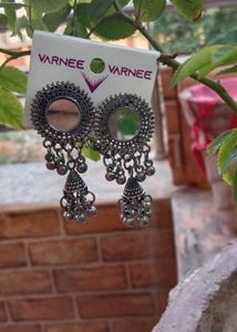 Chic Black &amp; Gold Hoop Earrings