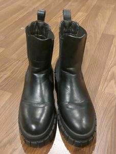 Black Chunky Sole Chelsea Boots