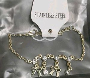 Gold Tone Bow Charm Bracelet
