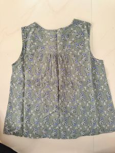 Chic Floral Sleeveless Top