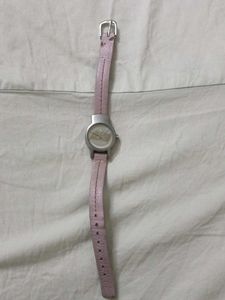 Fastrack women's analog watch