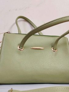 adorable chic green handbag 👜