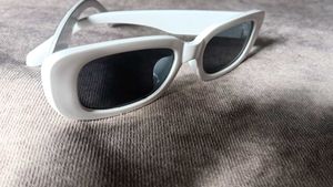 Trendy rectangular sunglasses