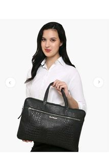 Chic Crocodile Texture Laptop Bag