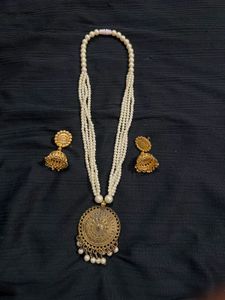 Exquisite Pearl Necklace &amp; Jhumka Set