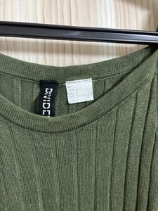 38 H&amp;M SOLID TOP