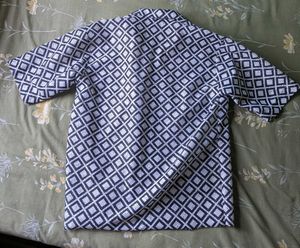 DIY Cropped Boxy Fit Geometric Print Shirt