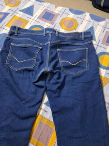 DARK BLUE JEANS