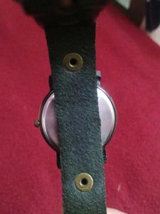 Elegant Green Leather Strap Watch
