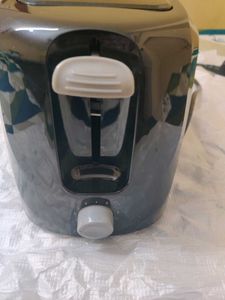 Black 2-Slice Toaster