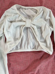 White outer with knot