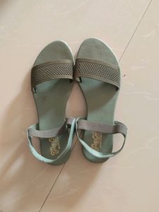 Popcorn Olive Green Sandals - Size 7
