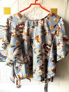 Floral Print Bell Sleeve Top