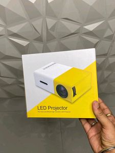 LED Projector 40inch Clearity Price Dropped
