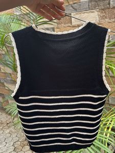Chic Striped Sleeveless Knit Top
