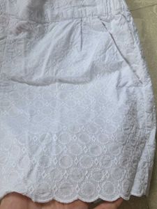 Chic White Embroidered Scalloped Shorts