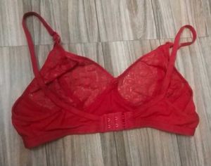 ❤Gently Used Red Floral Lace Bra - Size 34/85