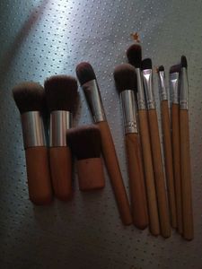 makeup brush