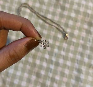 Cute Flower Pendant Necklace