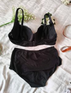 Very Beautiful Paded Net Bra With Penty
