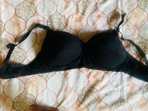 Push-up Bra 4 pice are available