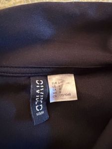 H&amp;M Collared Zip-Up Cropped Top