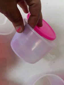 2 Pairs Of Plastic Containers For Snacks
