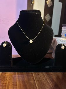 Elegant Pearl Necklace &amp; Earring Set