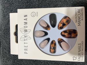 Pretty Woman Faux Nails