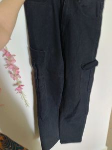 Black Cargo Jeans🖤