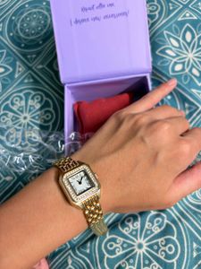 Elegant Gold Square Watch with Rhinestones