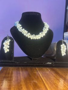 Elegant Pearl Necklace and Earrings Set