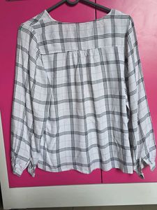 Checked Shirt with puff sleeves, S Size
