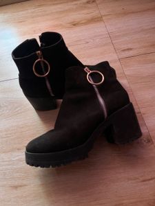 Chic Black Platform Ankle Boots