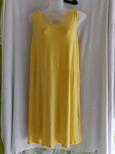 Flowy Yellow Sleeveless Dress