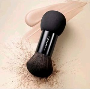 Original MAC Foundation Brush Duoand Pouch