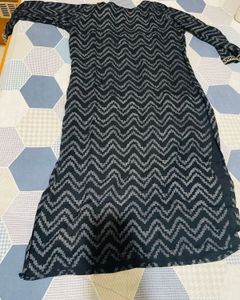 New without tag Elegant Dark Kurta Set with Intric