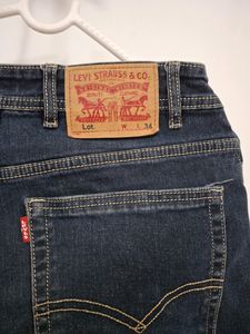 LEVI'S STRAIGHT FIT JEANS FOR MEN • 28 INCH WAIST