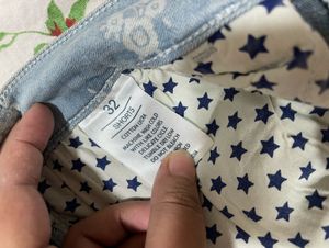 Cute patterned denim shorts