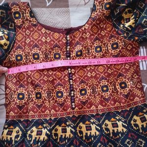Elegant Ethnic Kurta with Indian Motifs