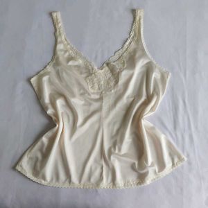 Vintage Lace Trim Cami Slip 🦢✨️