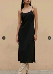 Women Solid Viscose Rayon Straight Kurta( Black)