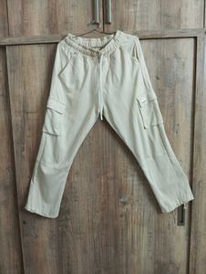STUDIOFIT BEIGE CARGO PANTS