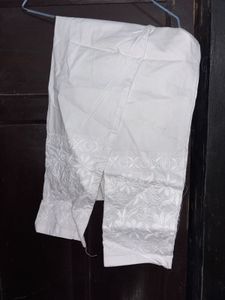 White Embroidered Chikankari stretchable Leggings
