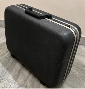 Aristocrat Vintage Black Hard-shell Suitcase