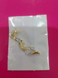 Elegant Gold and Crystal Pendant