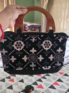 Unique Pattern Handbag with plastic  Handle
